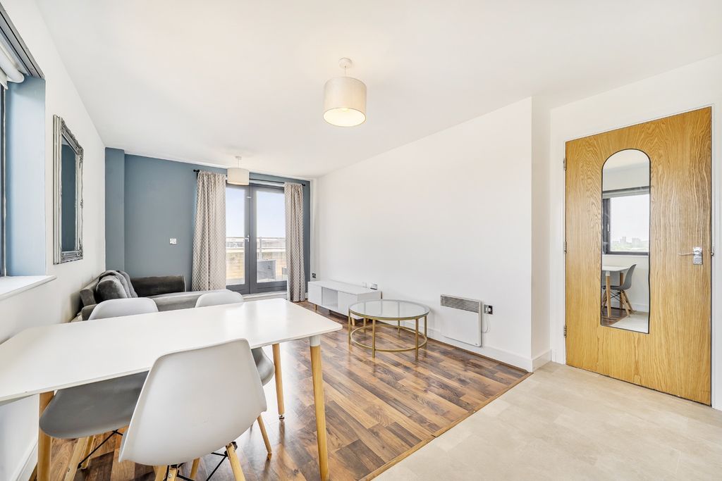 Property photo 3 of 14 5214732