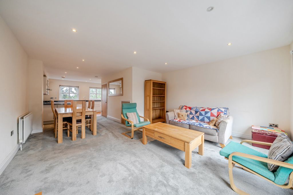 Property photo 2 of 21 1528172-12-6Abbdc...