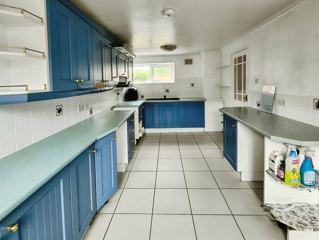 Property photo 3 of 10 Kitchen/Diner