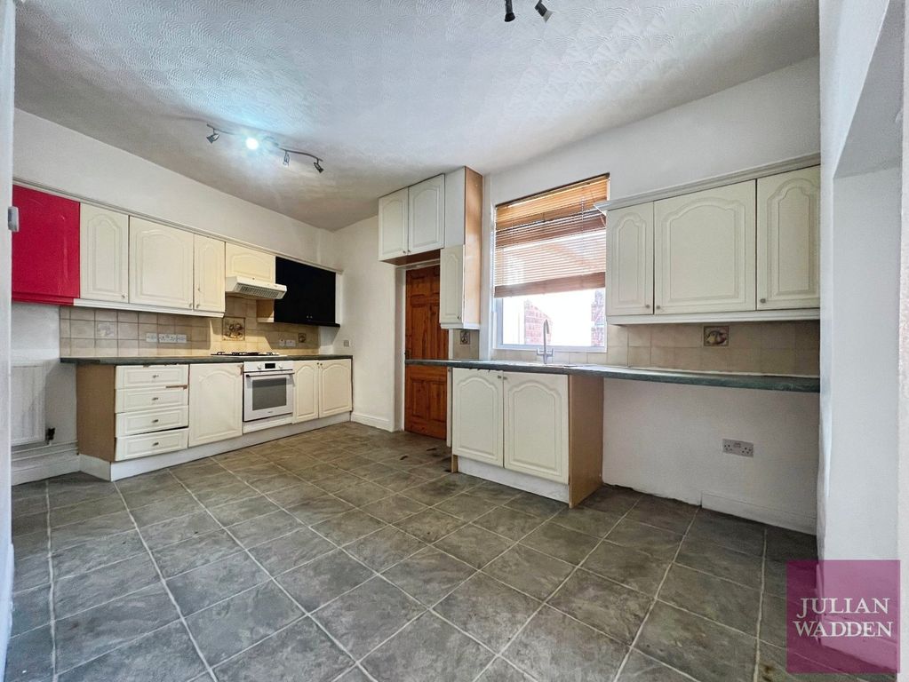 Property photo 3 of 12 Picture 3