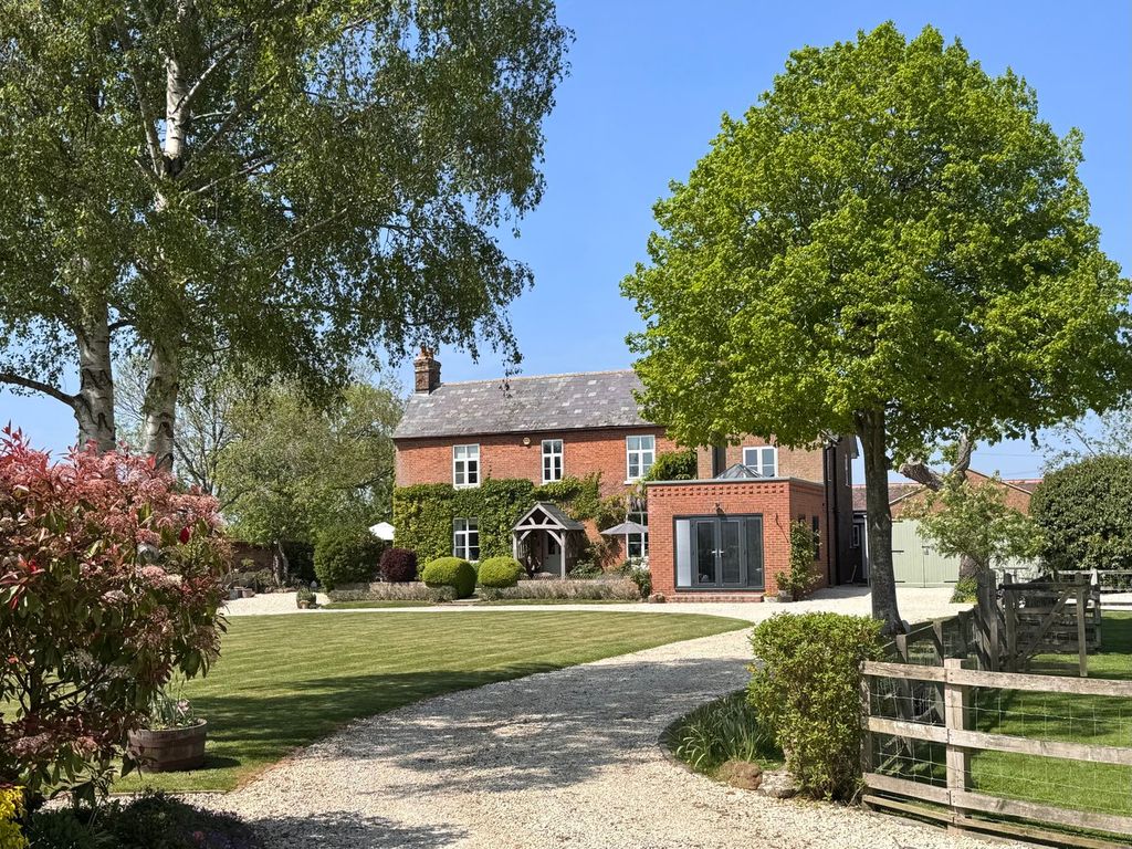 Property photo 1 of 24