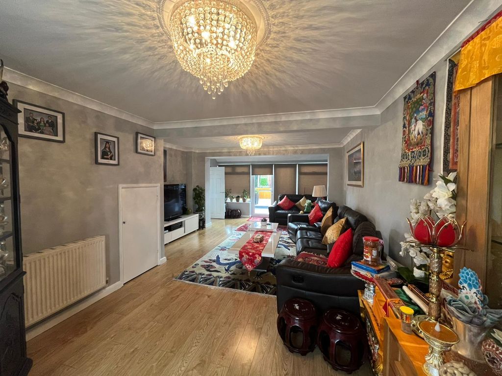 Property photo 3 of 17