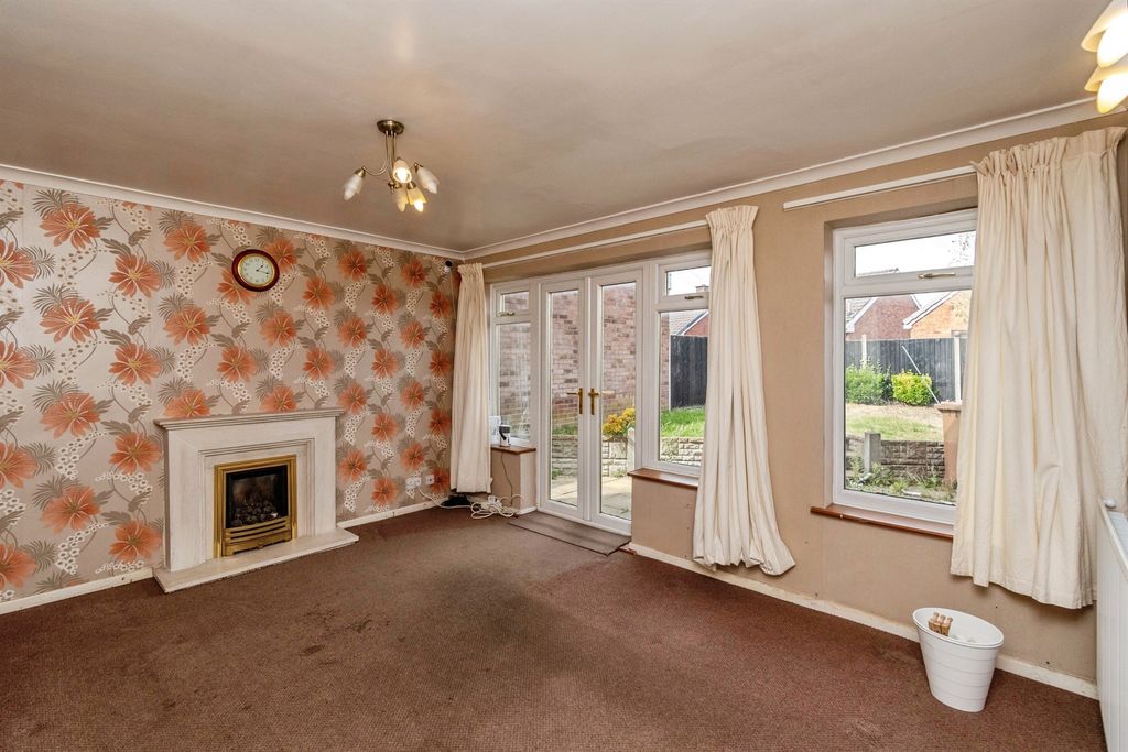 Property photo 2 of 12