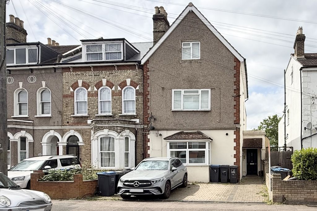 Property photo 1 of 8 1