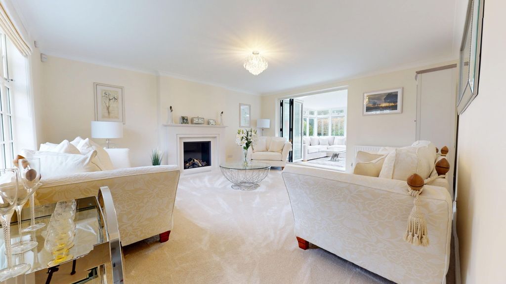 Property photo 2 of 30 4802023