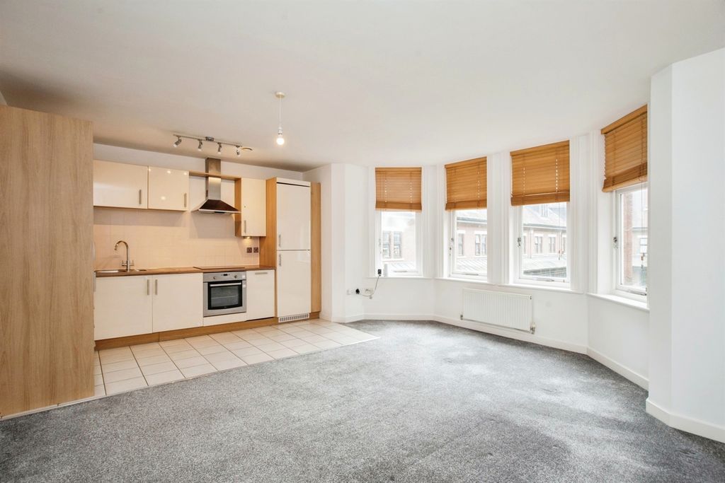 Property photo 1 of 18 Image