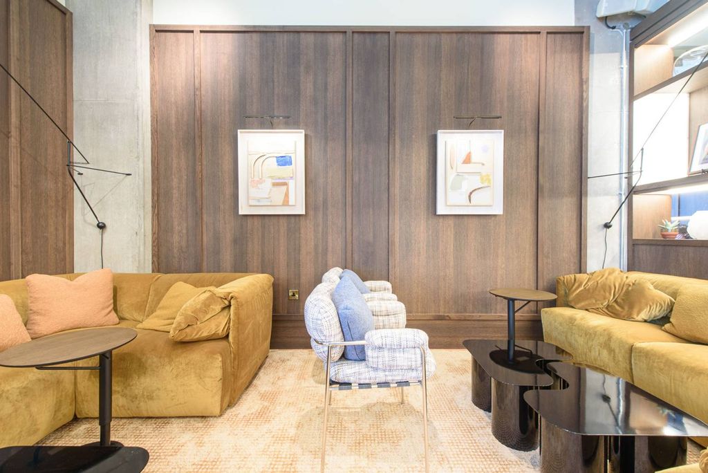 Property photo 3 of 24