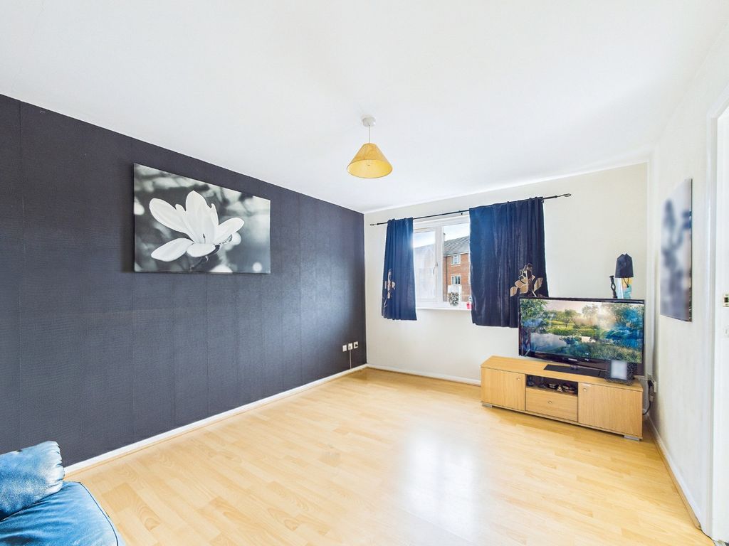 Property photo 2 of 7 4772753