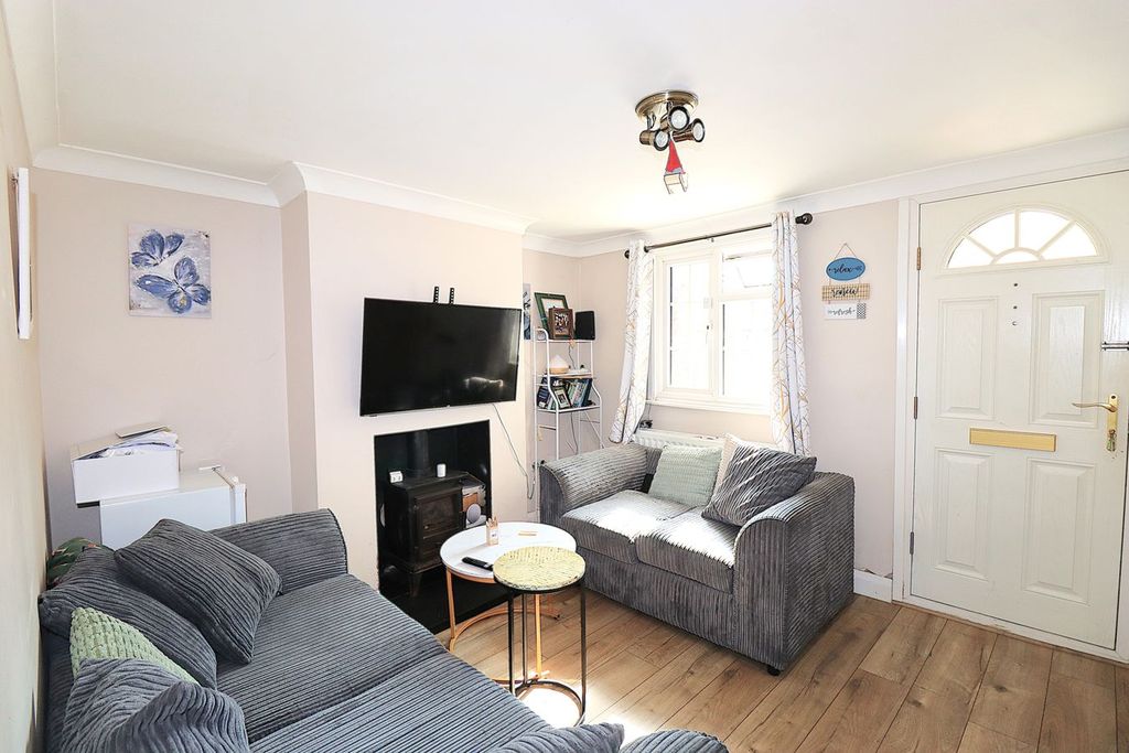 Property photo 3 of 12