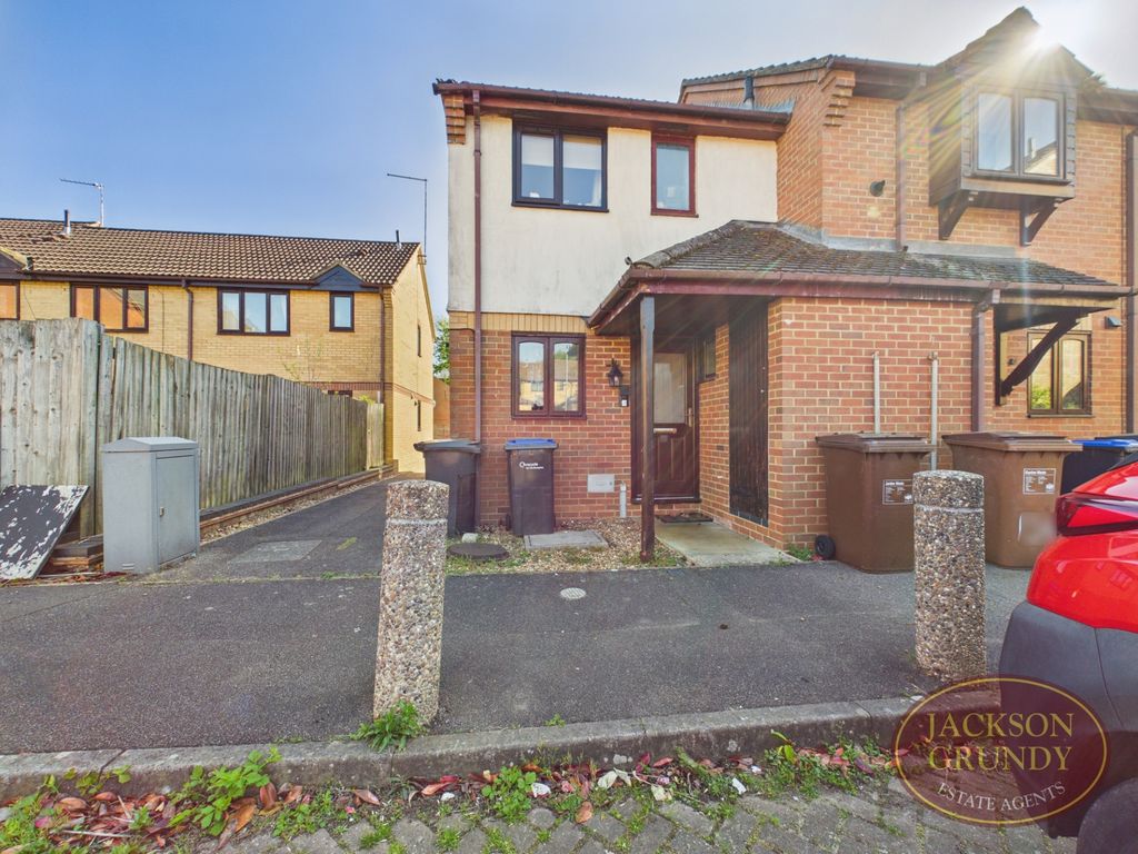 Property photo 1 of 4 Woodpecker Way