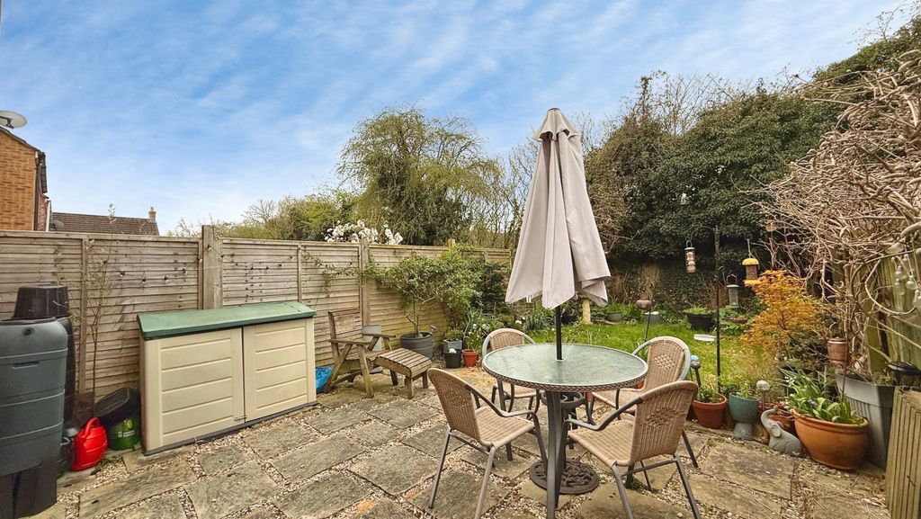 Property photo 2 of 14 Garden