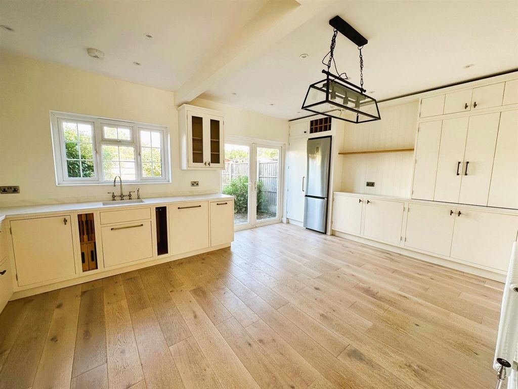 Property photo 3 of 13 4.Jpg