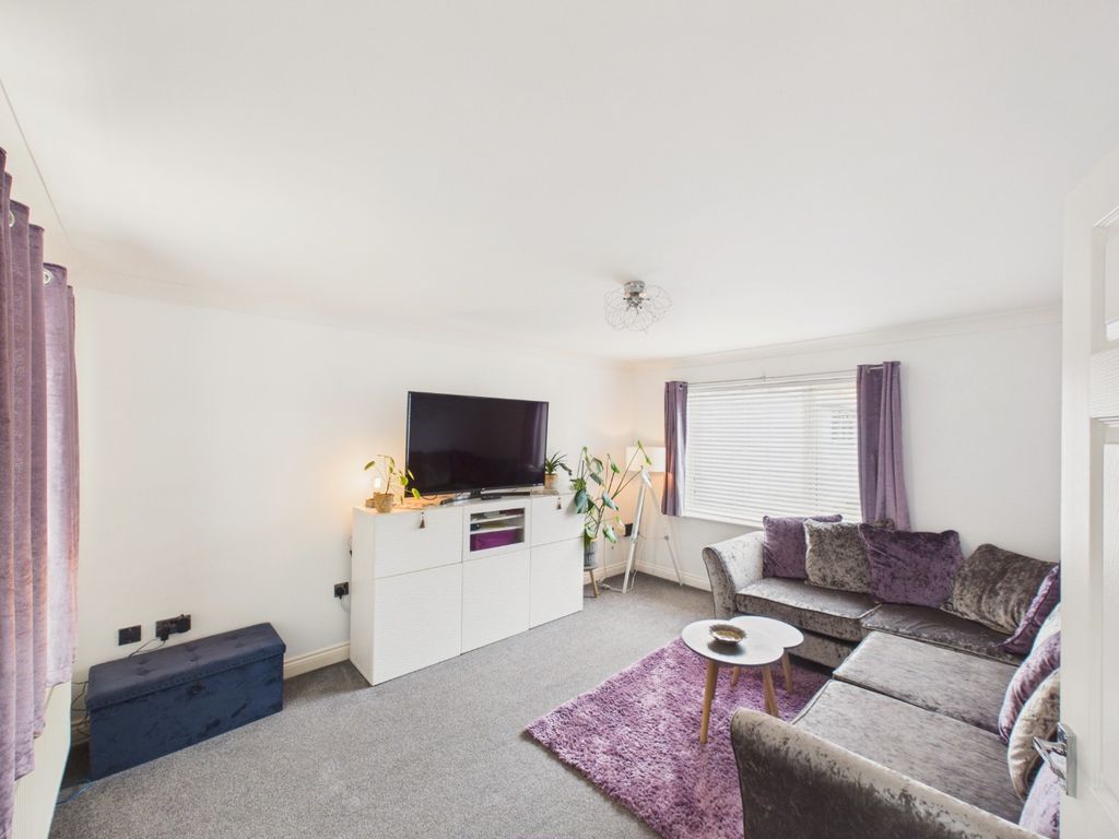 Property photo 3 of 19 5036368