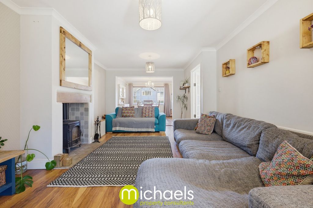 Property photo 3 of 35