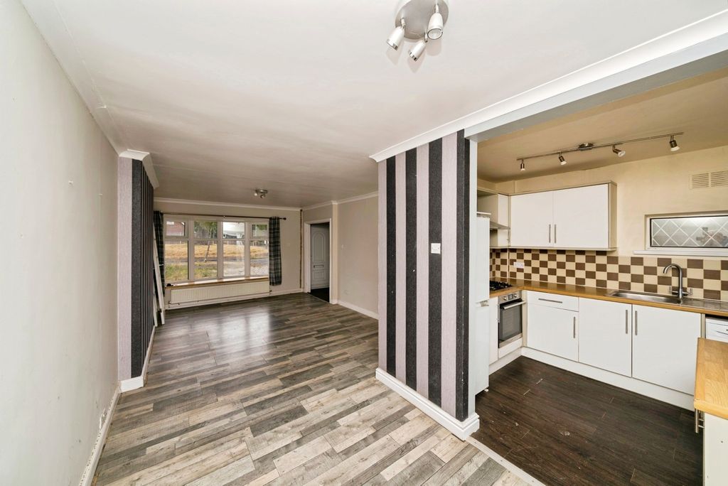 Property photo 3 of 16 Pbox-Img.Jpg