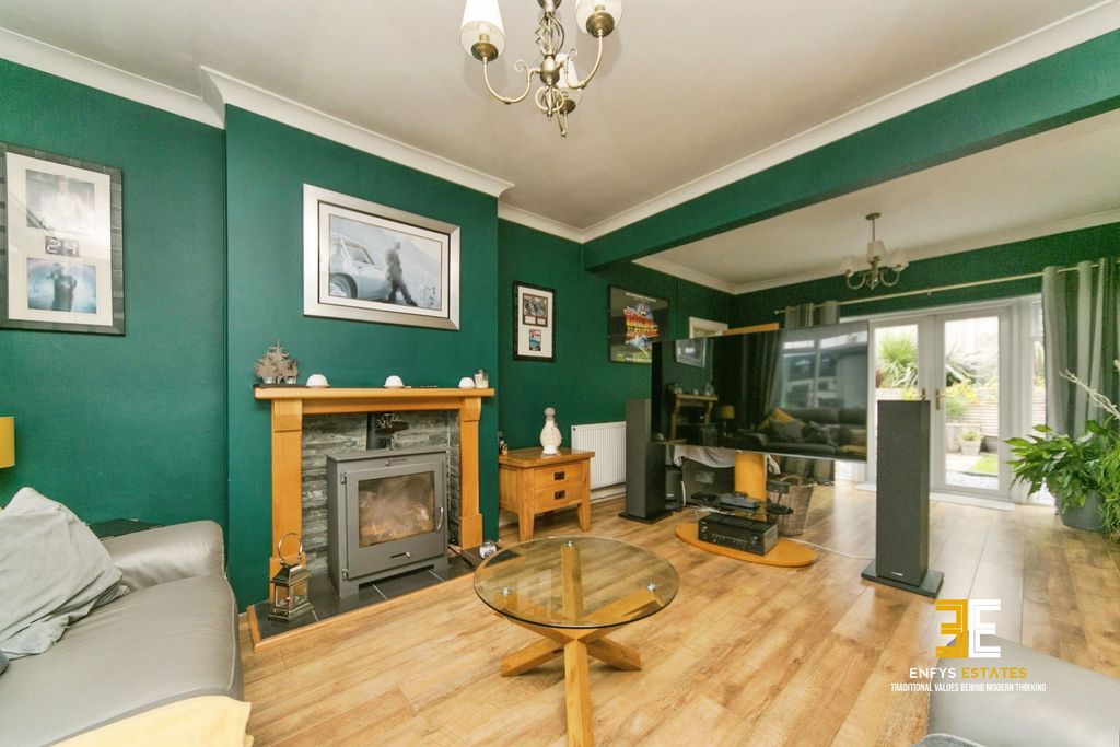 Property photo 3 of 40