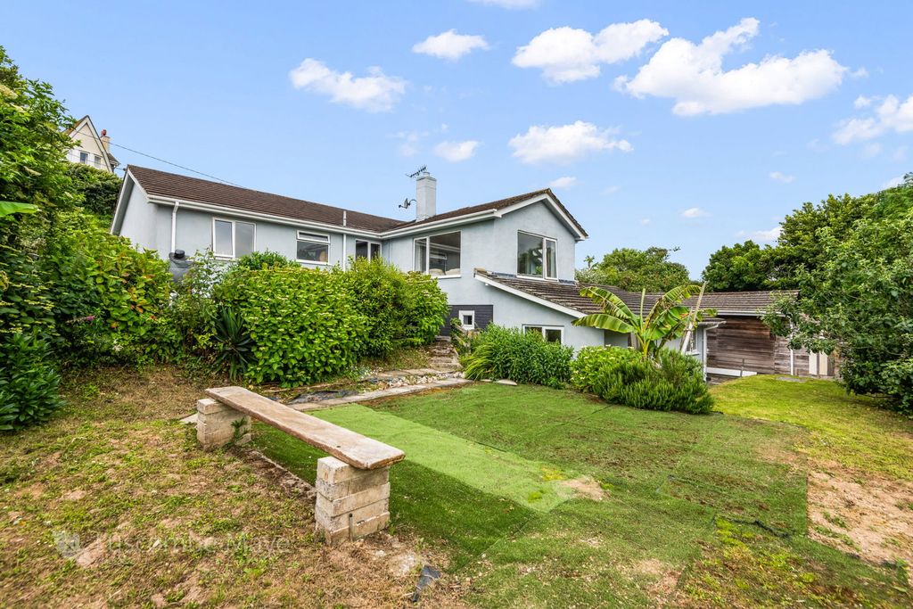Property photo 3 of 15