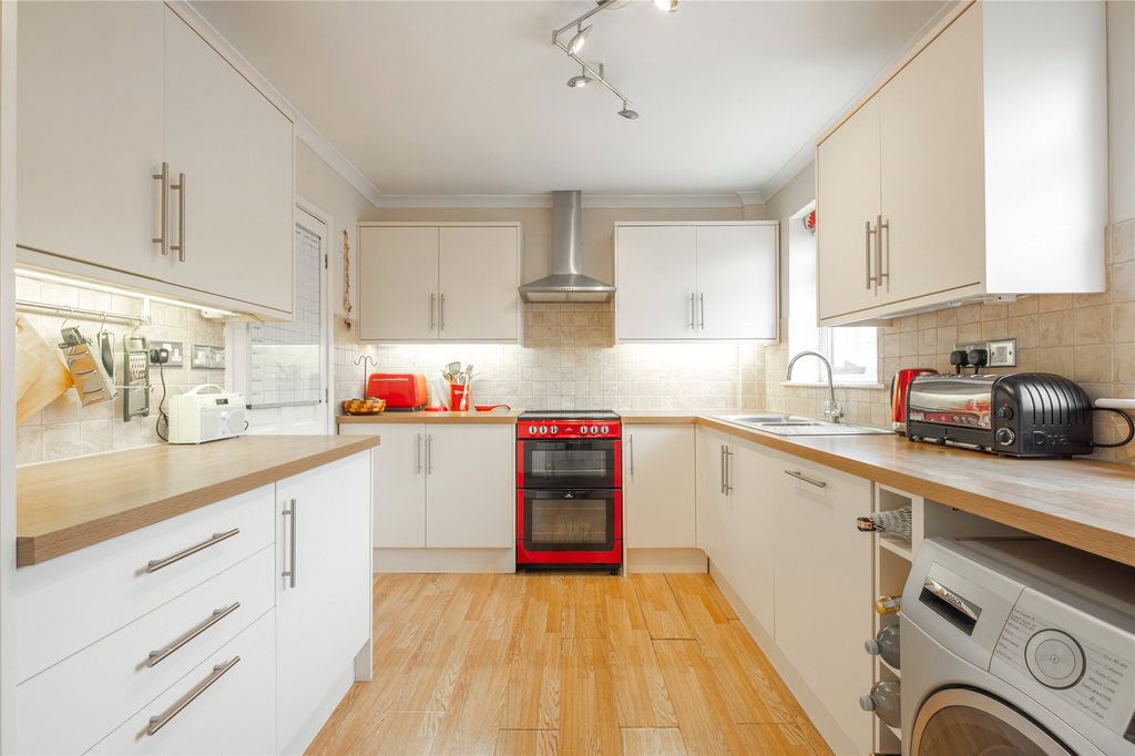 Property photo 3 of 23 Kitchen