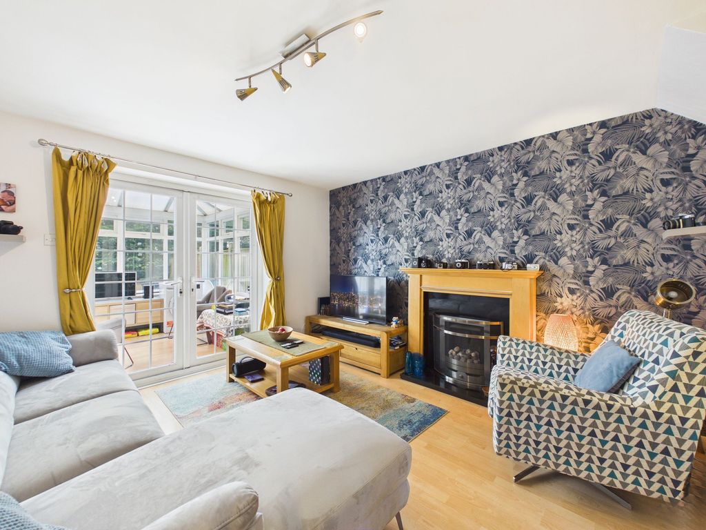 Property photo 2 of 12 Lounge