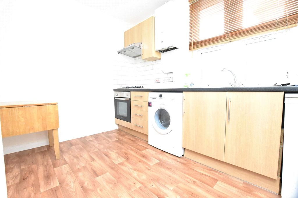 Property photo 3 of 6 Picture No. 05