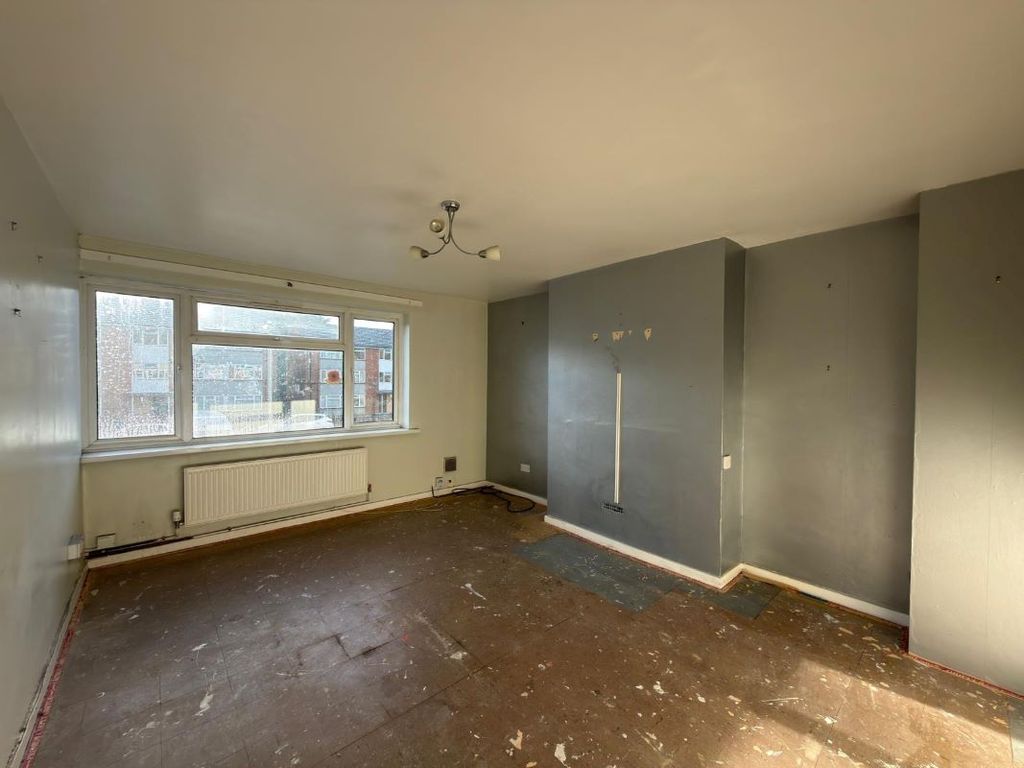 Property photo 3 of 5