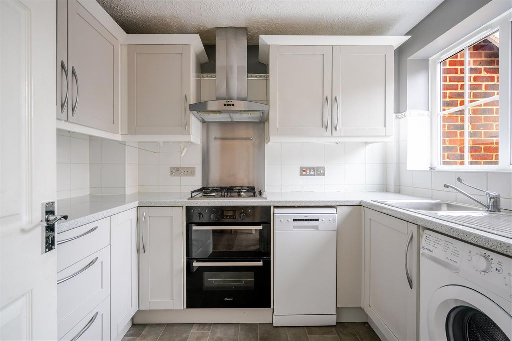 Property photo 2 of 9