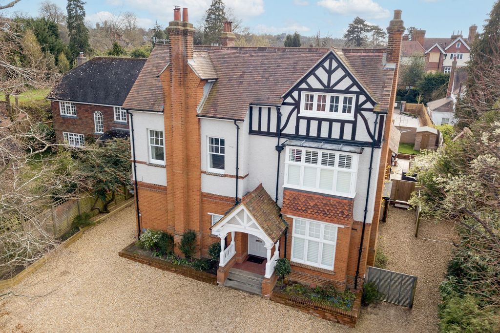 Property photo 1 of 21 External