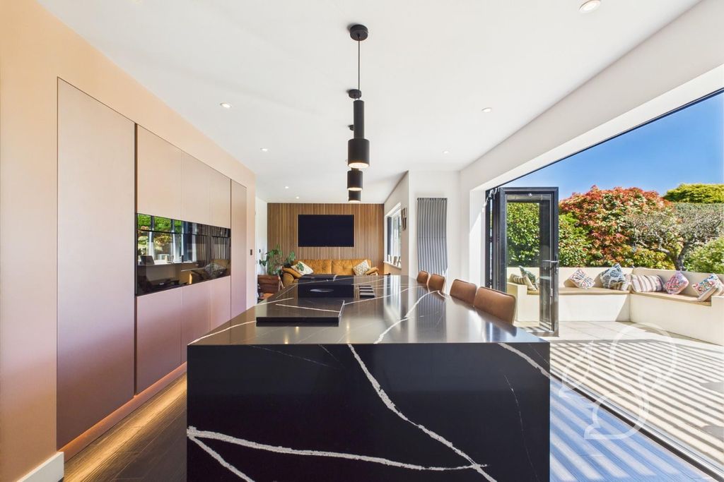 Property photo 2 of 49 Cam01659G0-Pr0429-Still012.Jpg