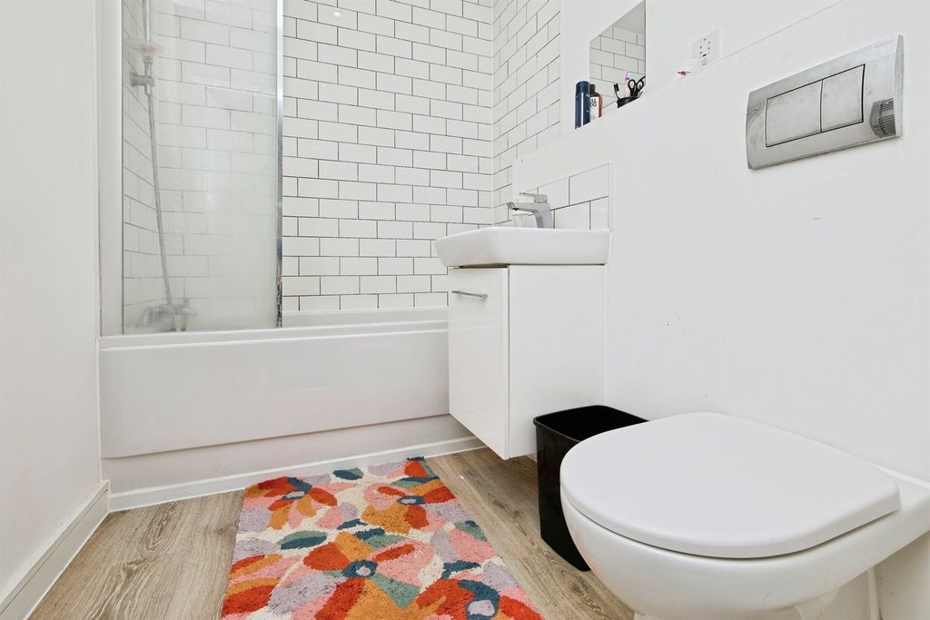 Additional image 9 of 2 bed flat for saleBilsborrow Avenue, Derby DE1