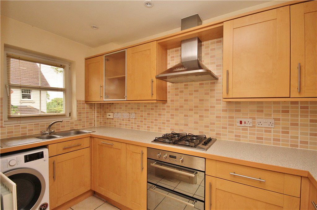 Property photo 3 of 9 Kitchen