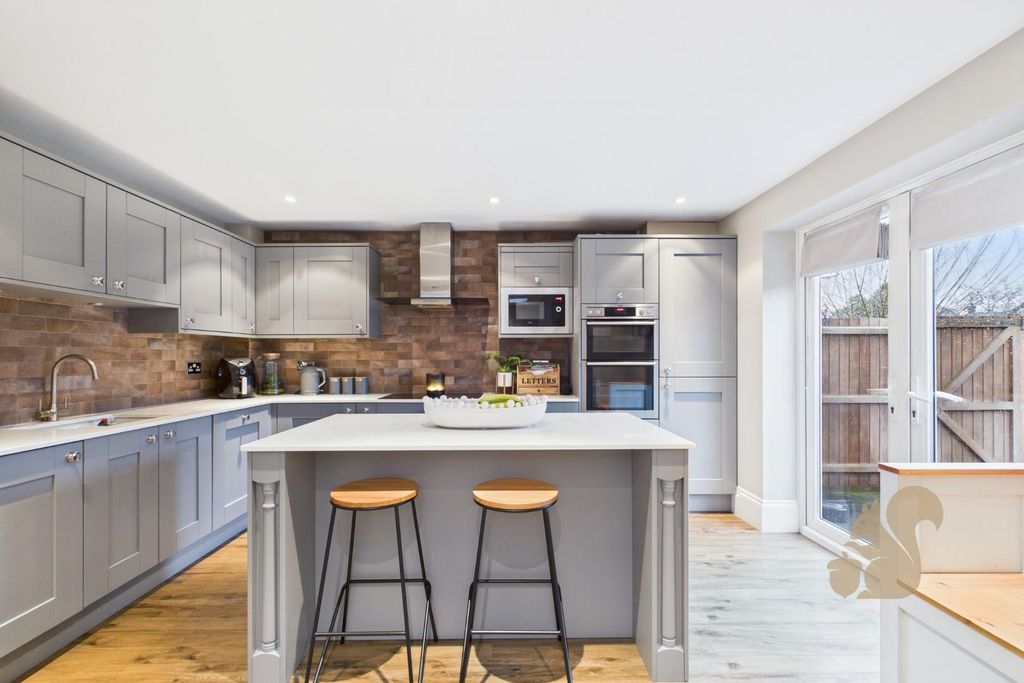 Property photo 2 of 25 Cam01659G0-Pr0709-Still025.Jpg