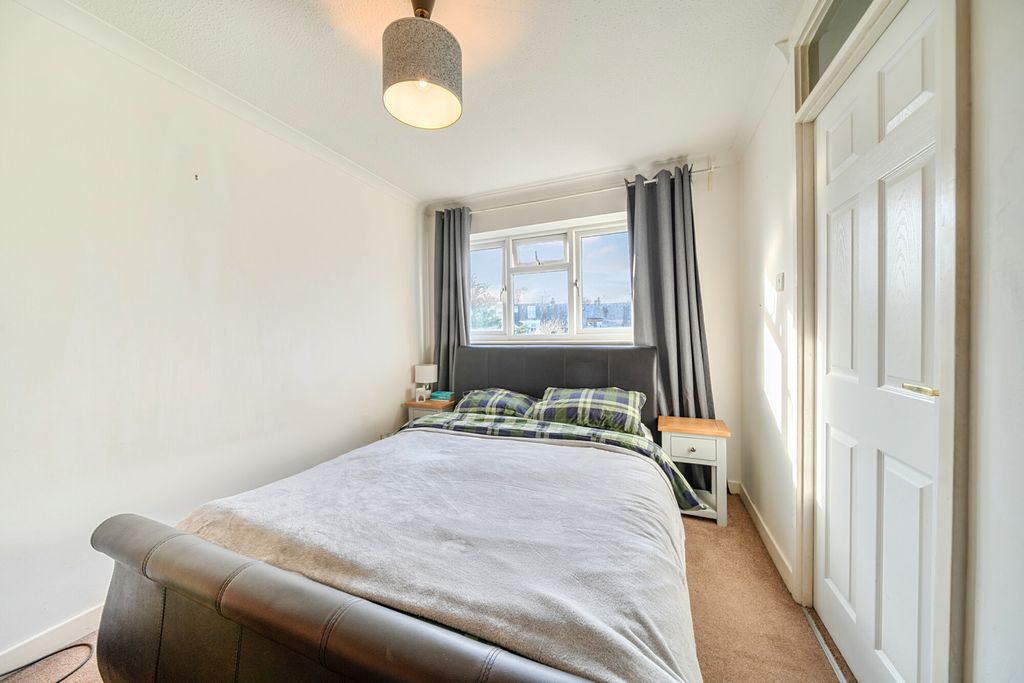 Property photo 3 of 11 1435909-13-69c567...