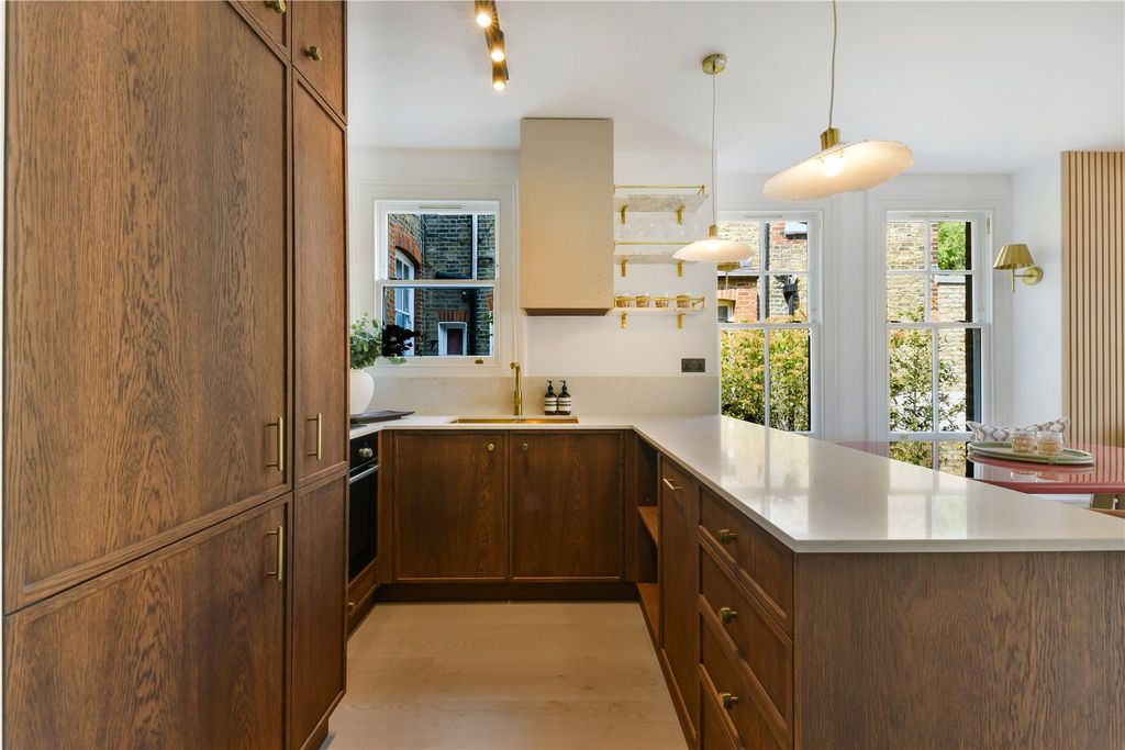 Property photo 2 of 13 Picture No. 15