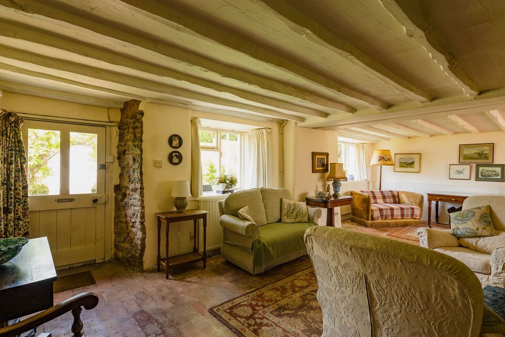 Property photo 2 of 28