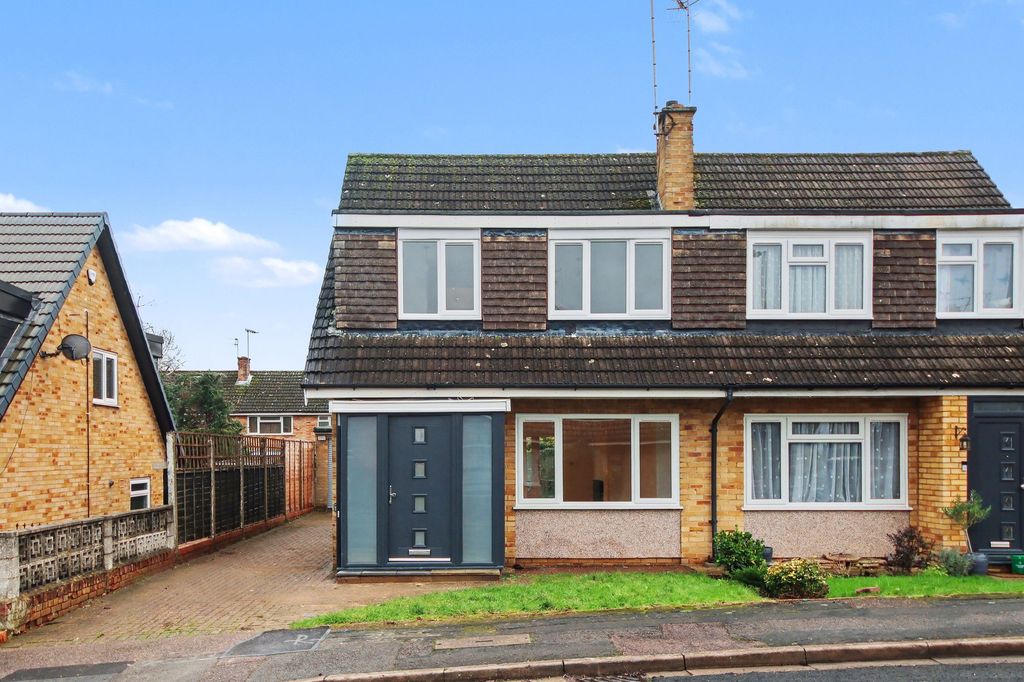 Property photo 2 of 11 External