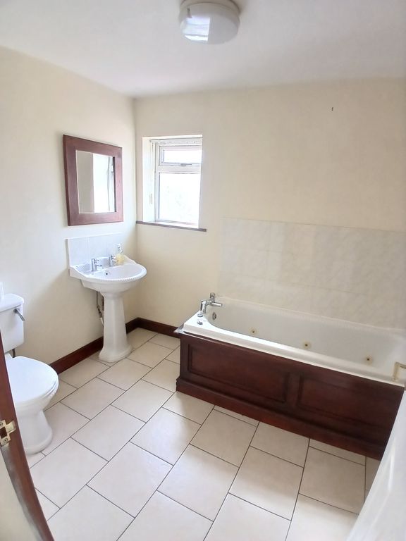 Property photo 3 of 6 Bathroom 