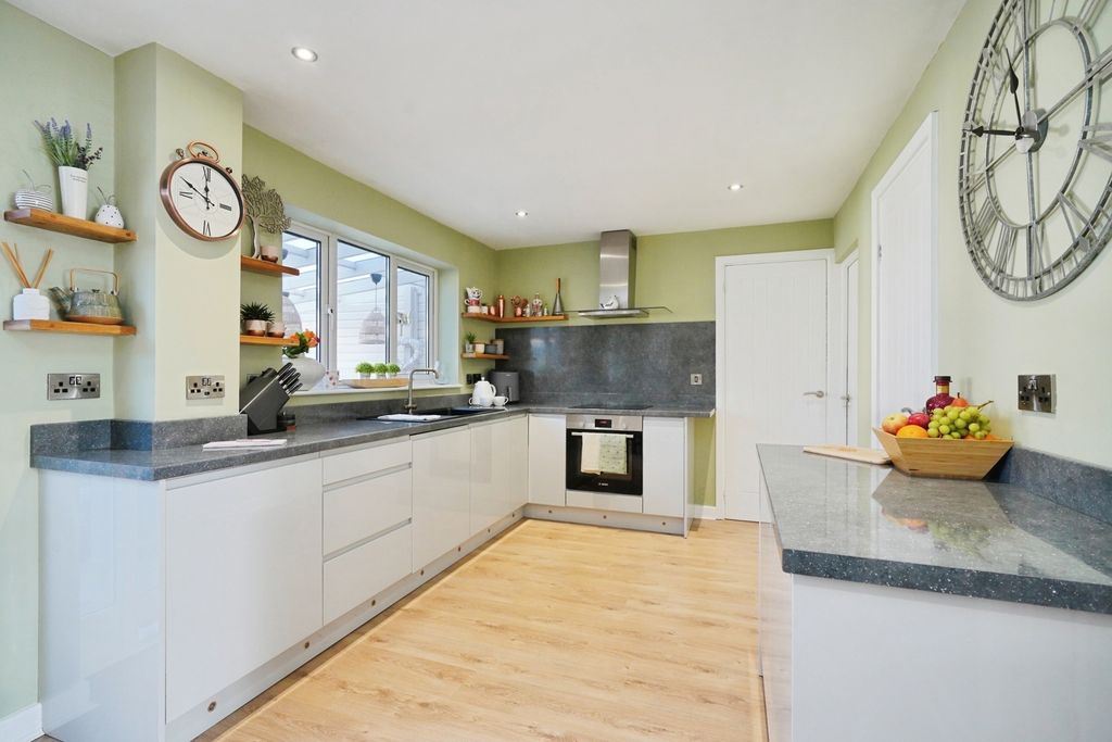Property photo 3 of 24 Pbox-Img.Jpg
