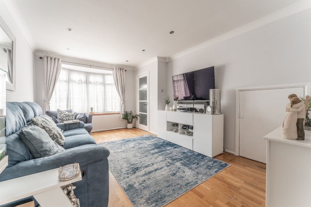 Property photo 2 of 17 5343531