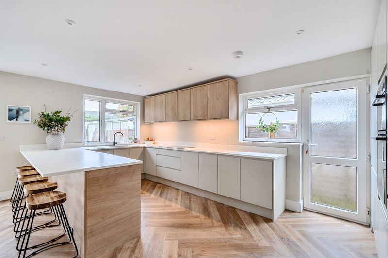 Property photo 2 of 19 Stunning Kitchen