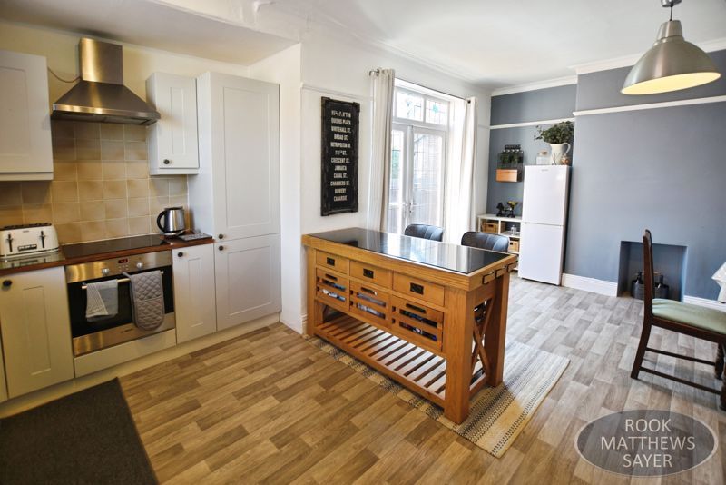 Property photo 2 of 11 Photo 4