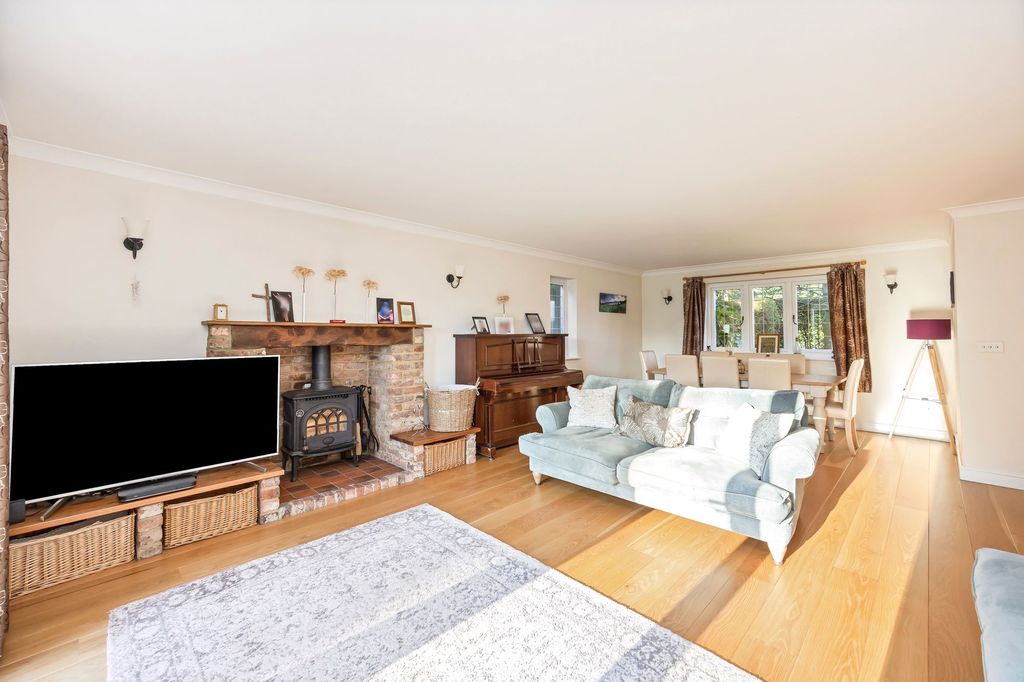 Property photo 3 of 33