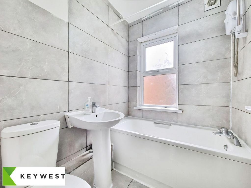 Property photo 3 of 9 Tlc_B1071A49-5474-4424-B3c7-868Ad10E2d3E_38117d4