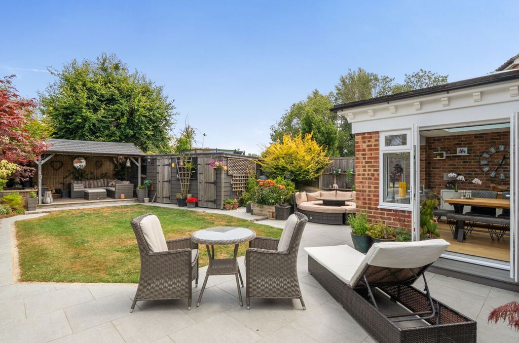 Property photo 1 of 33