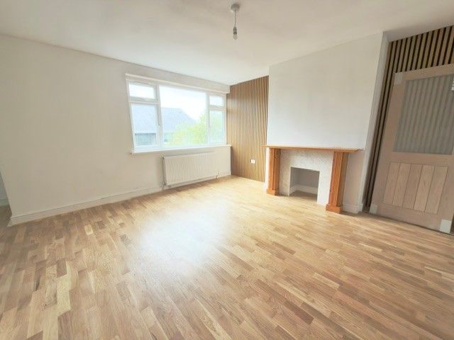 Property photo 2 of 7 Living Room