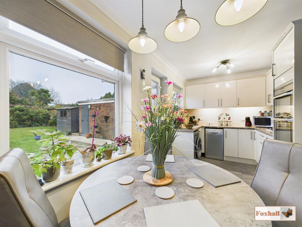 Property photo 2 of 17 Kitchen / Diner