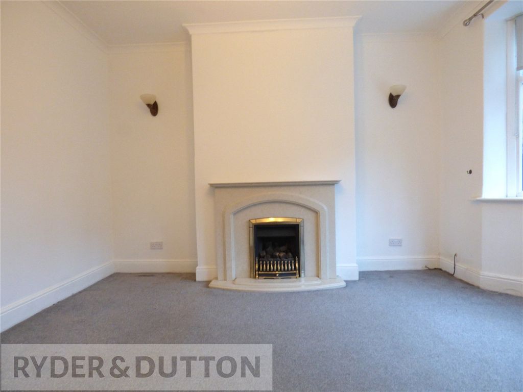 Property photo 3 of 21 Lounge