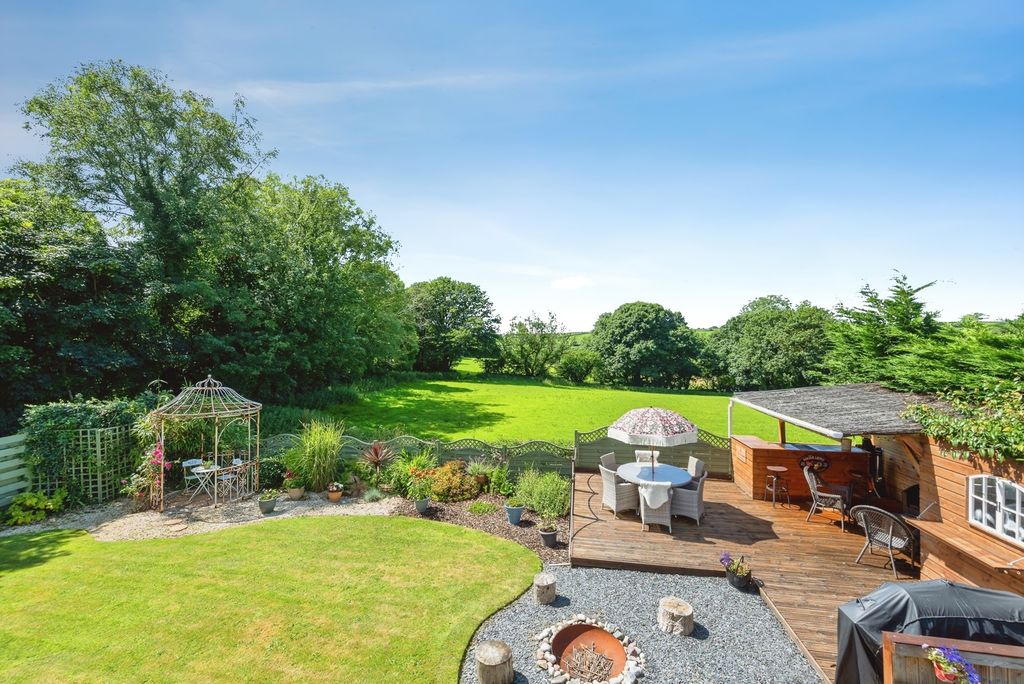 Property photo 2 of 16 Pbox-Img.Jpg