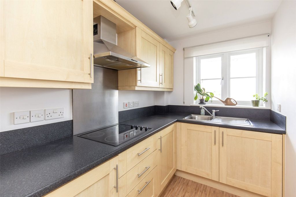 Property photo 3 of 19 Picture No. 16