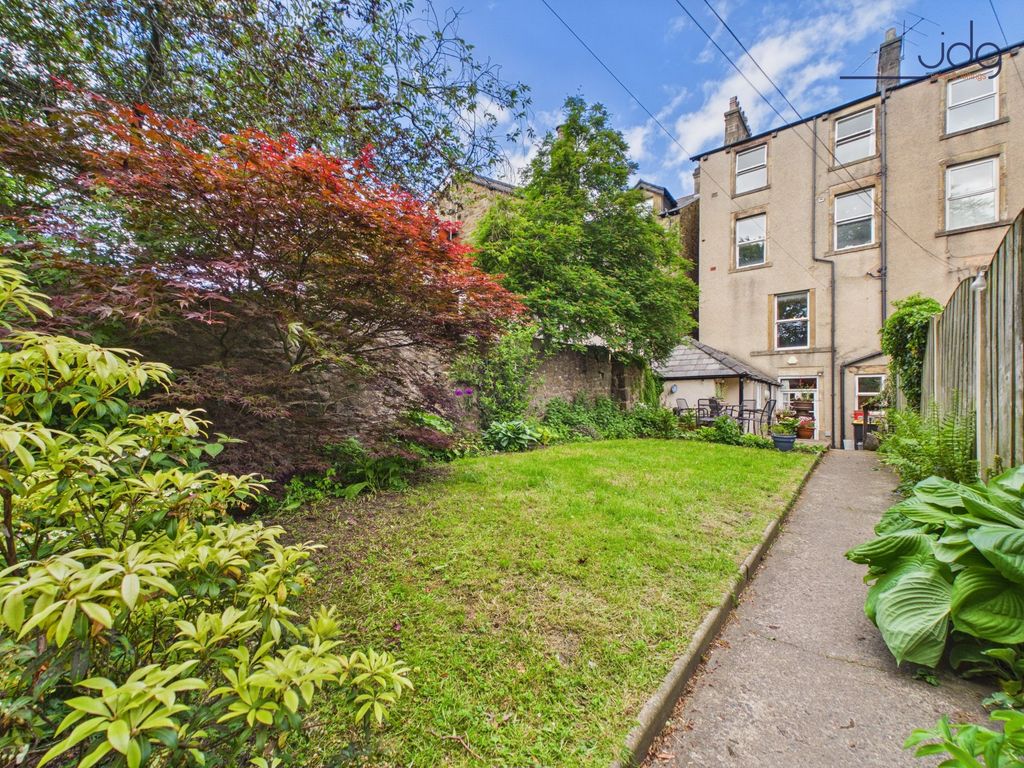 Property photo 2 of 18 A Private West-Facing Garden In The Heart Of The City