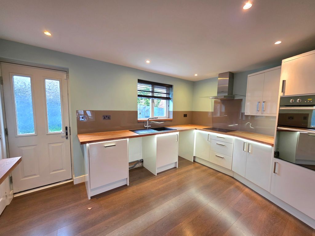Property photo 2 of 16 Image